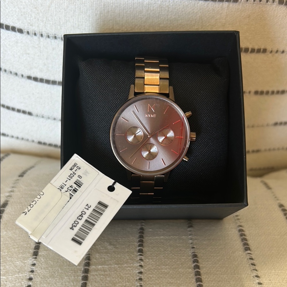 MVMT Gold Watch Sleek Design Timeless Elegance